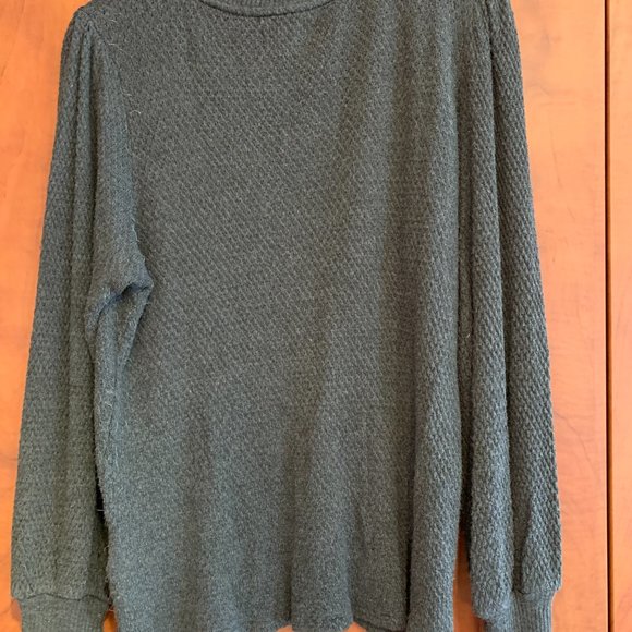 Velvet by Graham & Spencer grey waffle long sleeve shirt - Picture 3 of 9